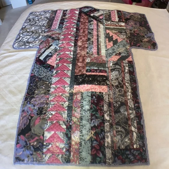 Hand made super classy T shape quilt wall hanging - Picture 3 of 5